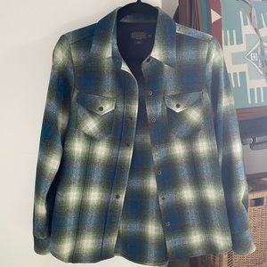 Pendleton | womens virgin wool canyon shirt, size petite M, NWOT